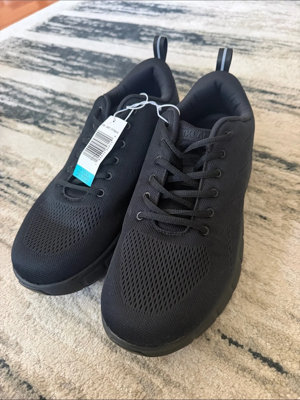 Kirkland Signature Men's Size 12 Comfort Walker Sneakers (Black)